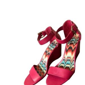 Stylish Pink American Eagle Wedge Sandals